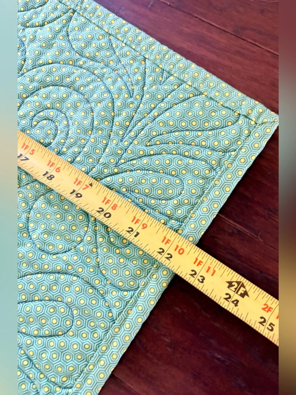 🟢 BEAUTIFUL GREEN AND BLUE HANDMADE QUILTED LAP QUILT 🟢